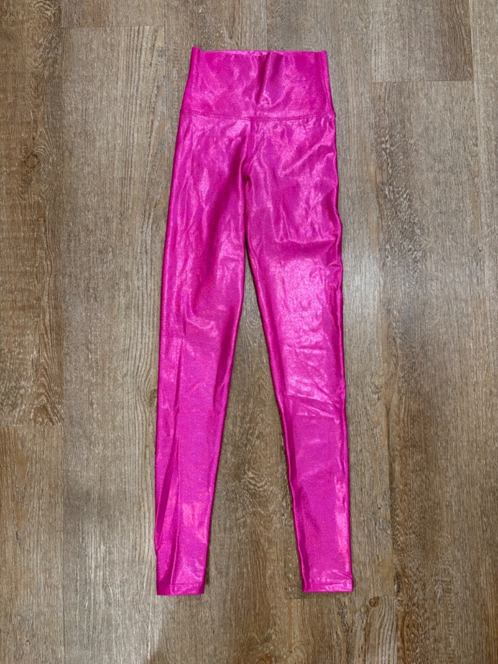 Beach Riot Metallic Hot Pink Shimmer Activewear Set - Top (S) & Leggings (XS) - Picture 3 of 7